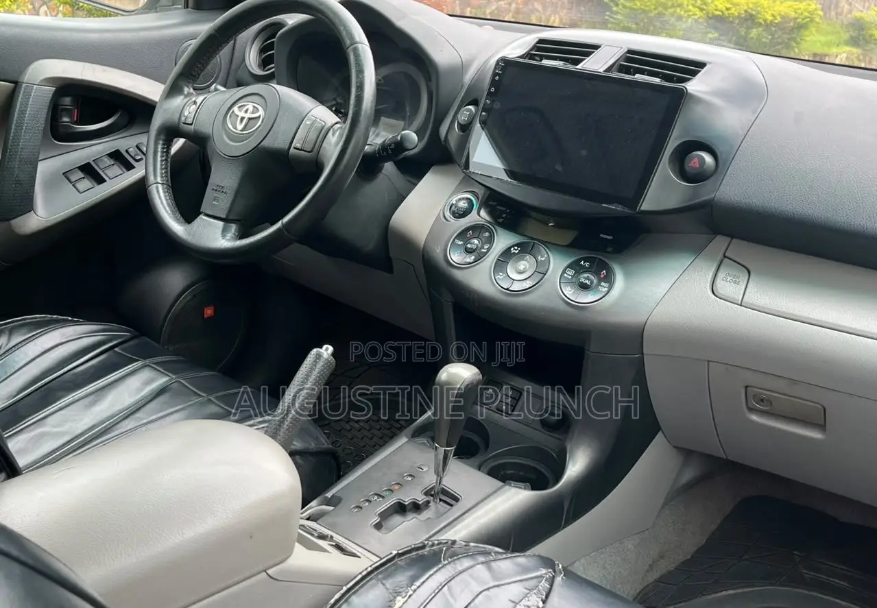 Toyota RAV4 2010 White
