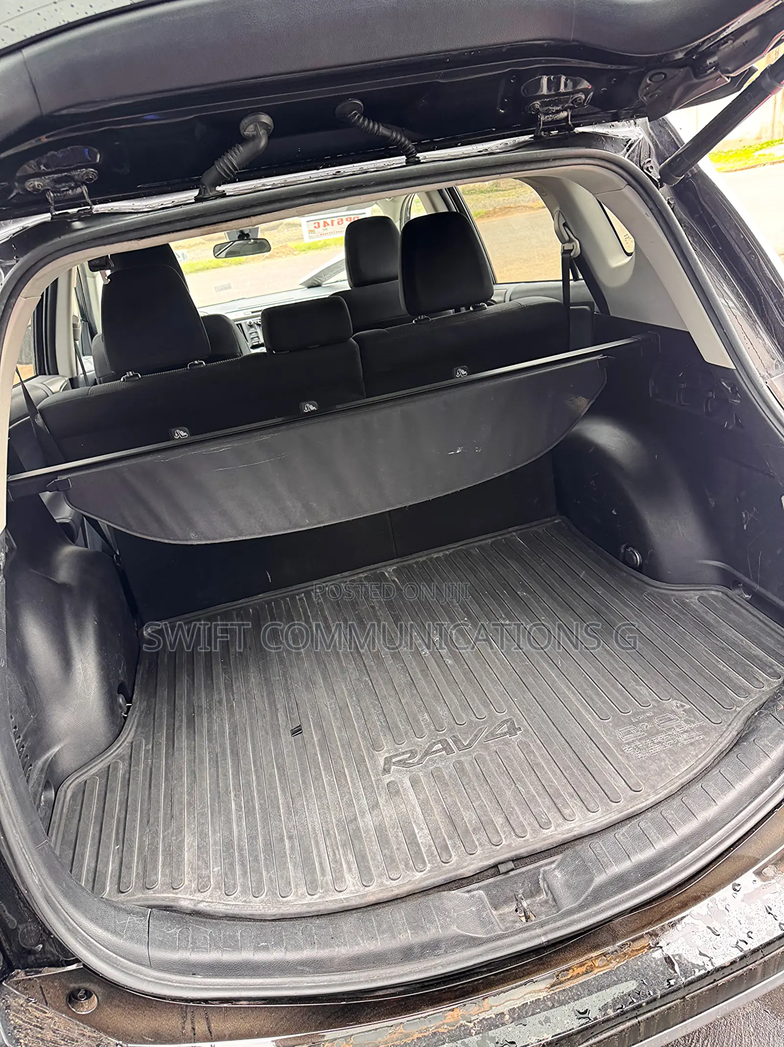 Toyota RAV4 XLE 4dr SUV AWD (2.5L 4cyl 6A) 2018 Black
