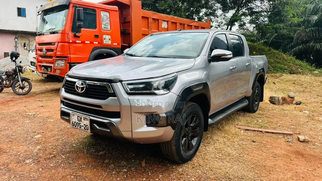 Toyota Hilux 2020 Silver