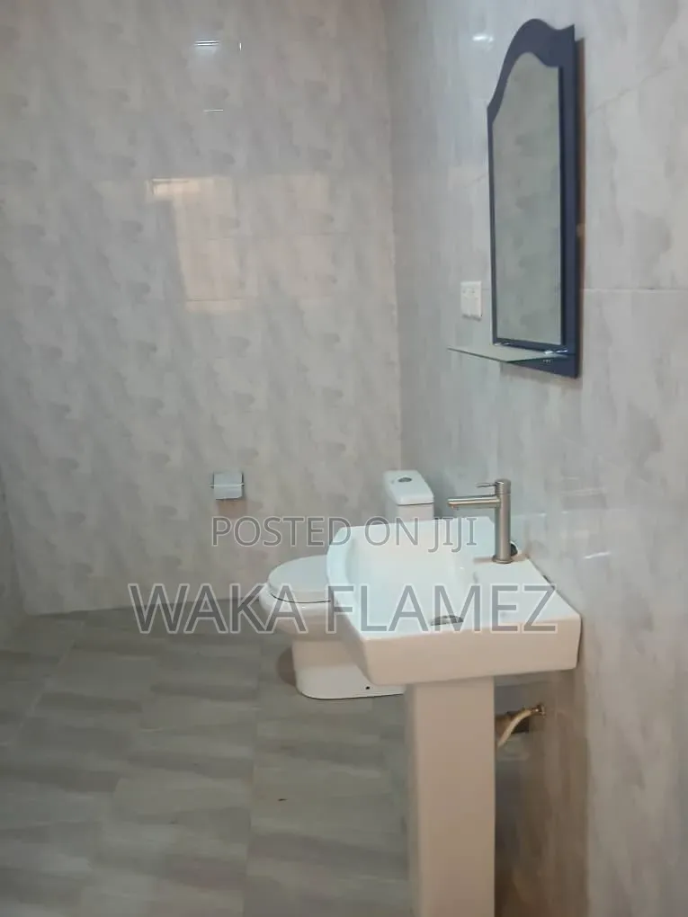 5bdrm House in Pokuase for rent