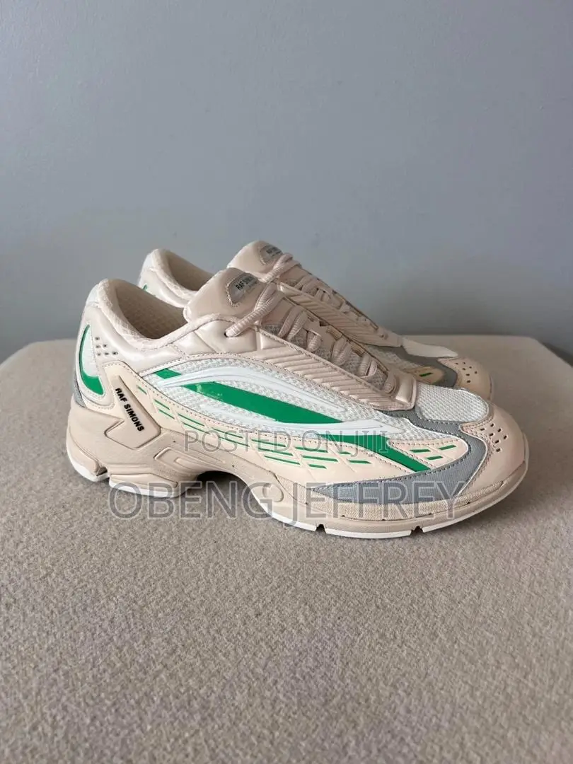 Original RAF SIMONS Ultrasceptre Cream