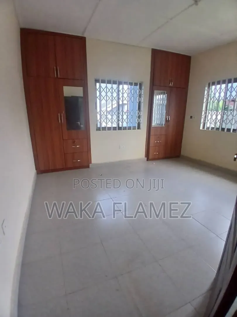 2bdrm Block of Flats in Sofo Maame, Amasaman for rent
