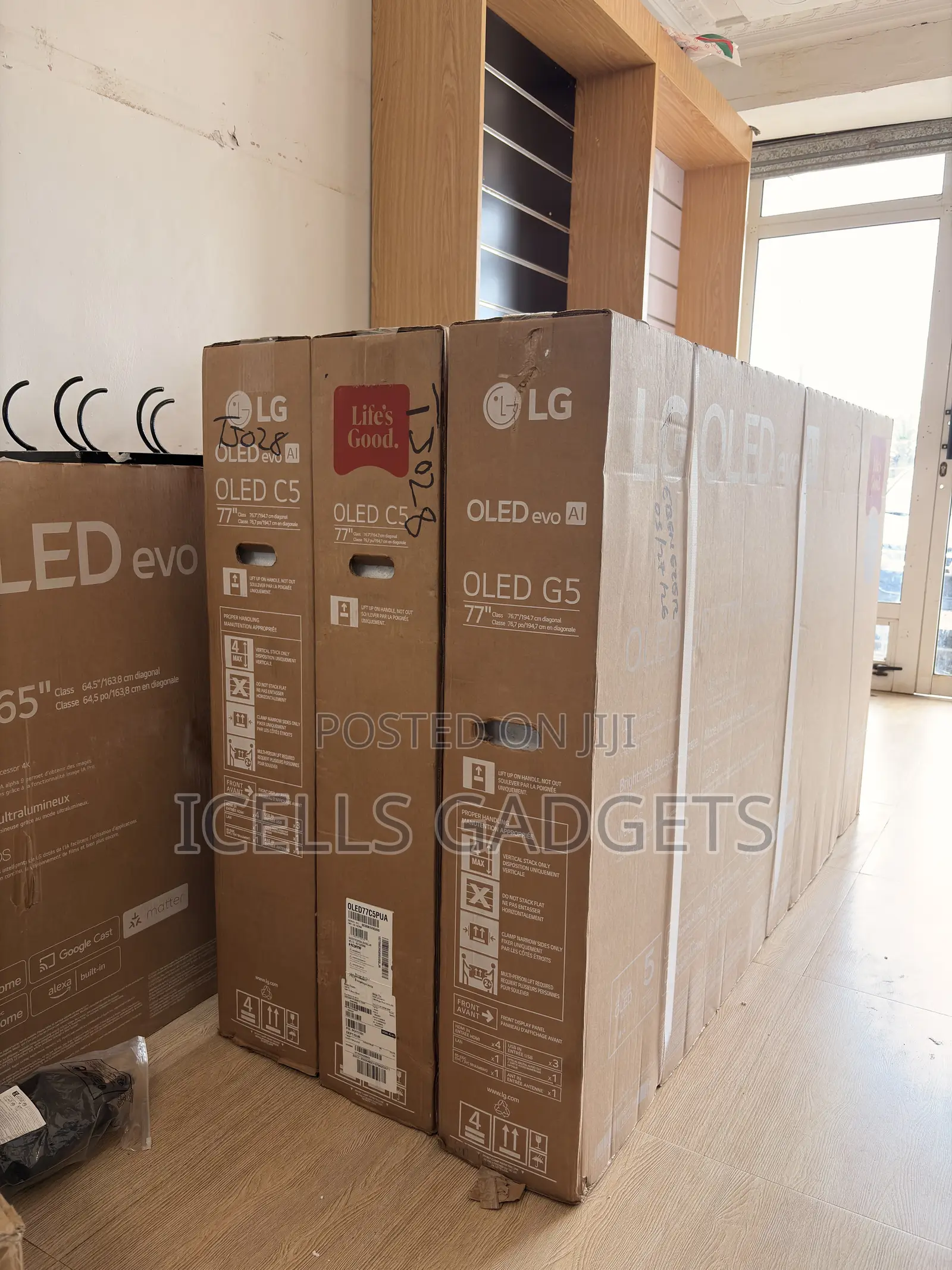OLED G5 77-in 2160p () Smart OLED Indoor Use Flat Screen Ultra HDTV