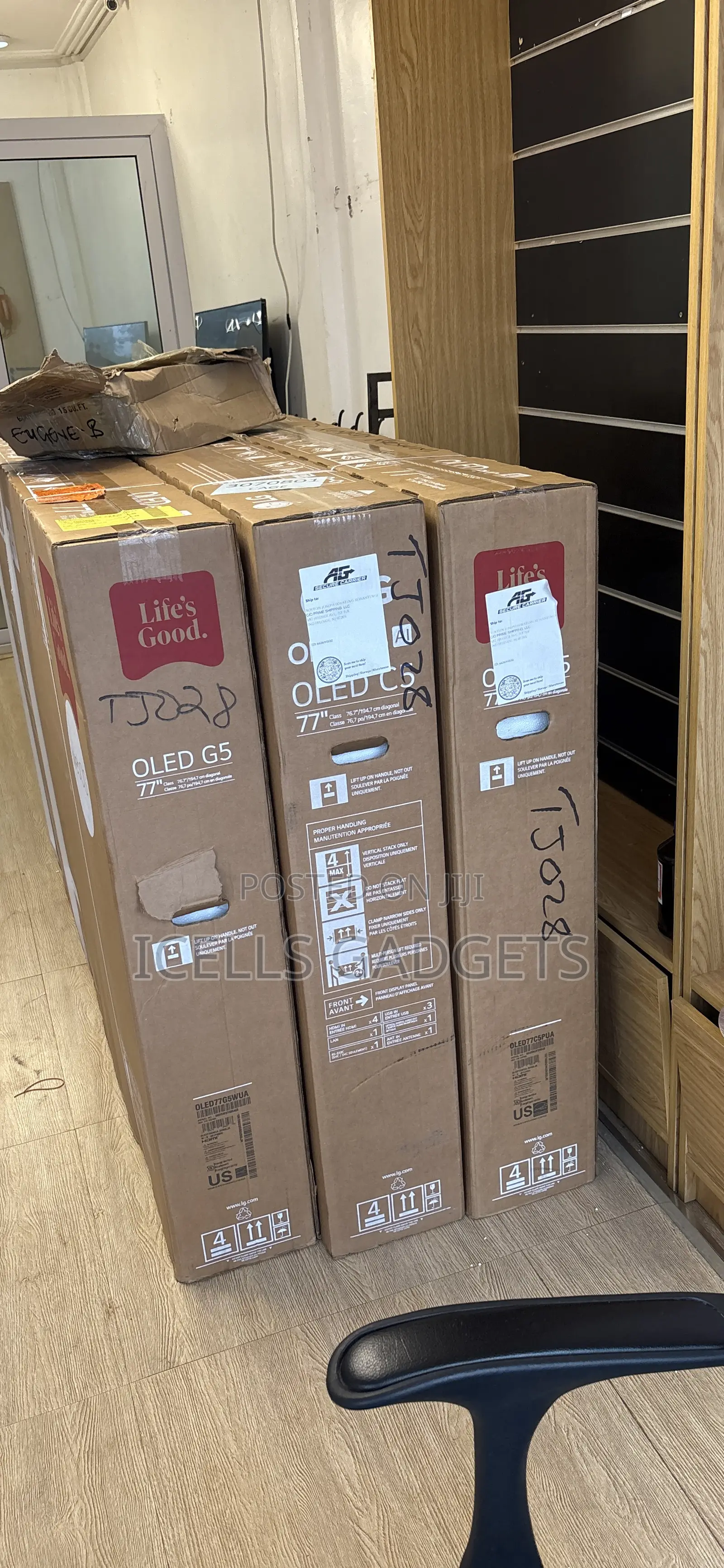 OLED C5 77-in 2160p () Smart OLED Indoor Use Only 2025