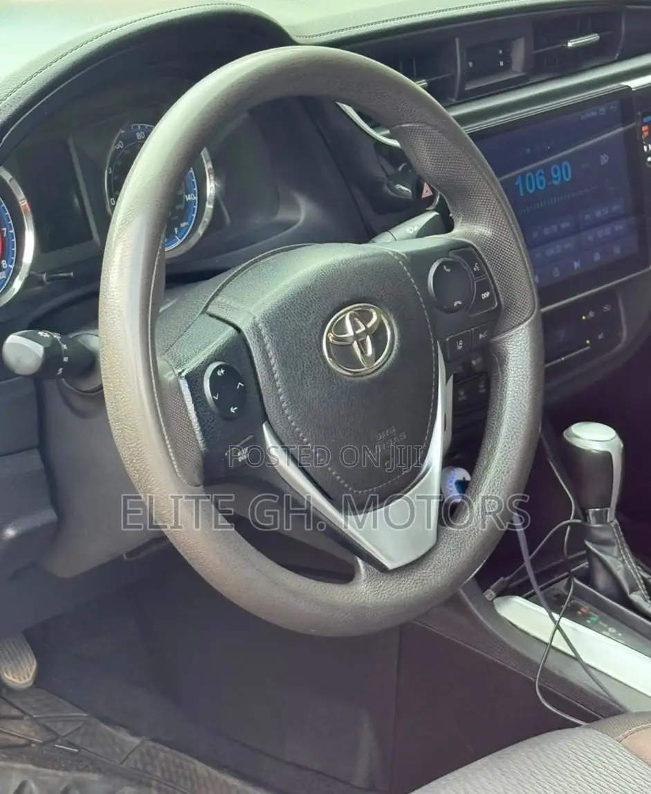 Toyota Corolla LE Eco (1.8L 4cyl 2A) 2019 Red