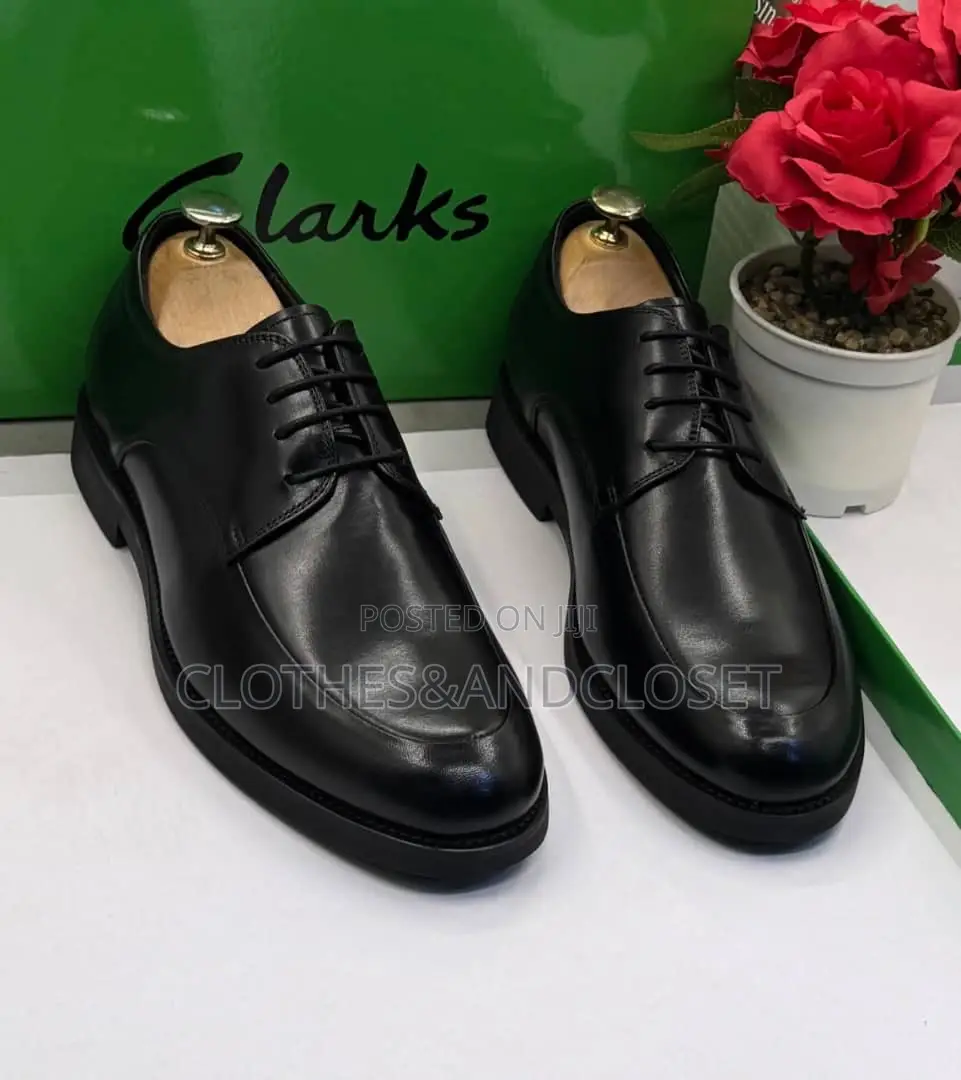 Clarks Men's Black Leather Executive Derby Shoe