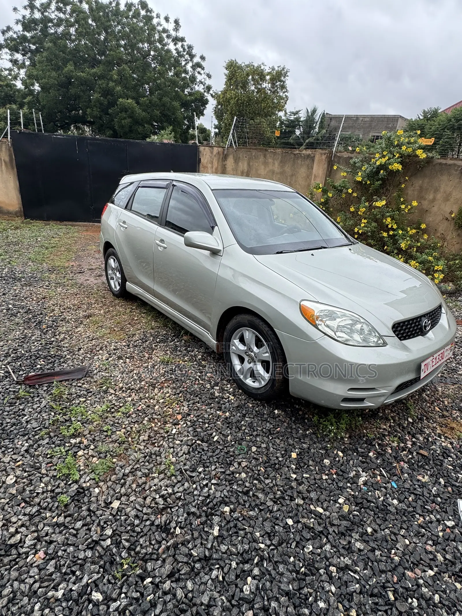 Toyota Matrix XR Hatchback FWD (1.8L 4cyl 4A) 2006 Ivory