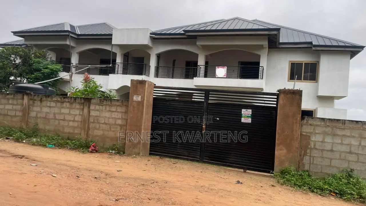 12bdrm Block of Flats in Super Elite Estate, Sowutwuom for sale