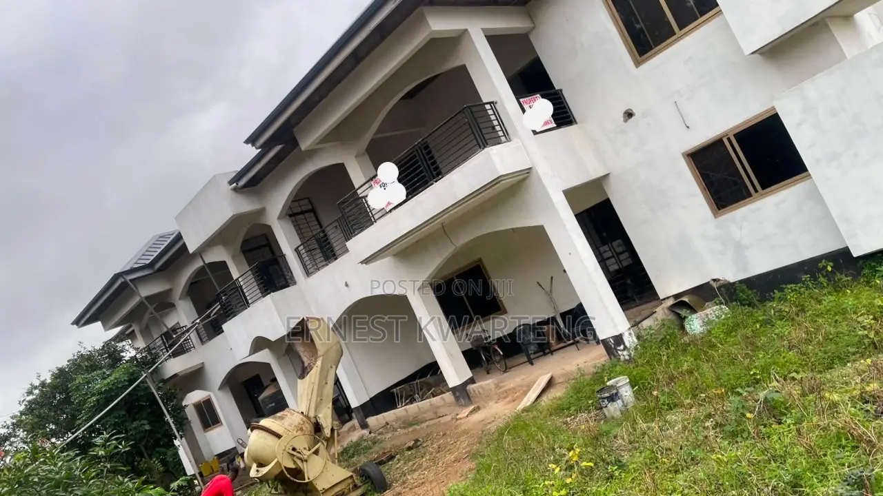 12bdrm Block of Flats in Super Elite Estate, Sowutwuom for sale