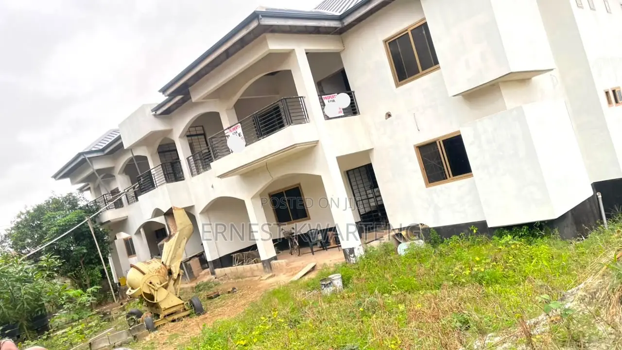 12bdrm Block of Flats in Super Elite Estate, Sowutwuom for sale