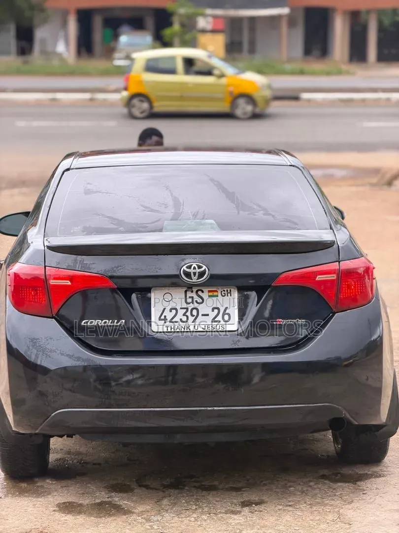 Toyota Corolla 2016 Black
