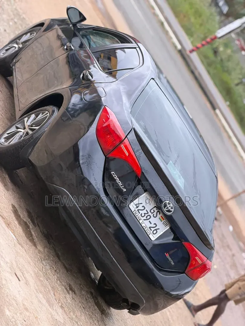 Toyota Corolla 2016 Black