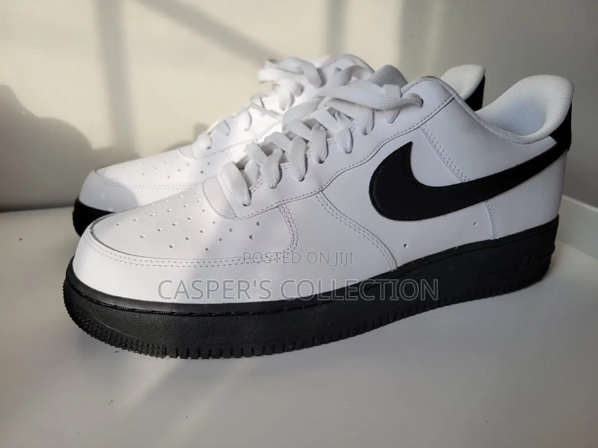 Nike Air Force 1 Low White Black Sole