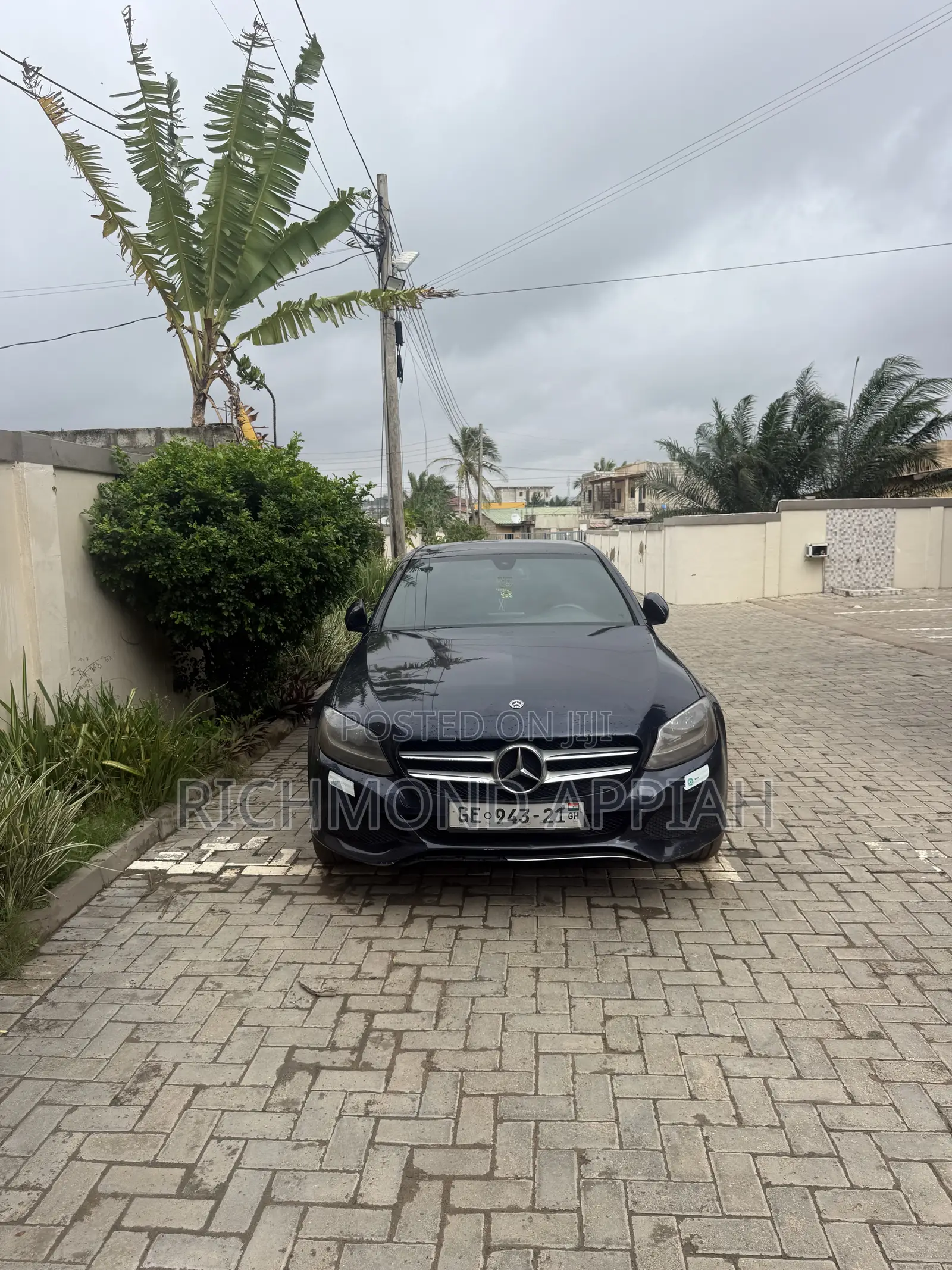 Mercedes-Benz C300 2018 Blue