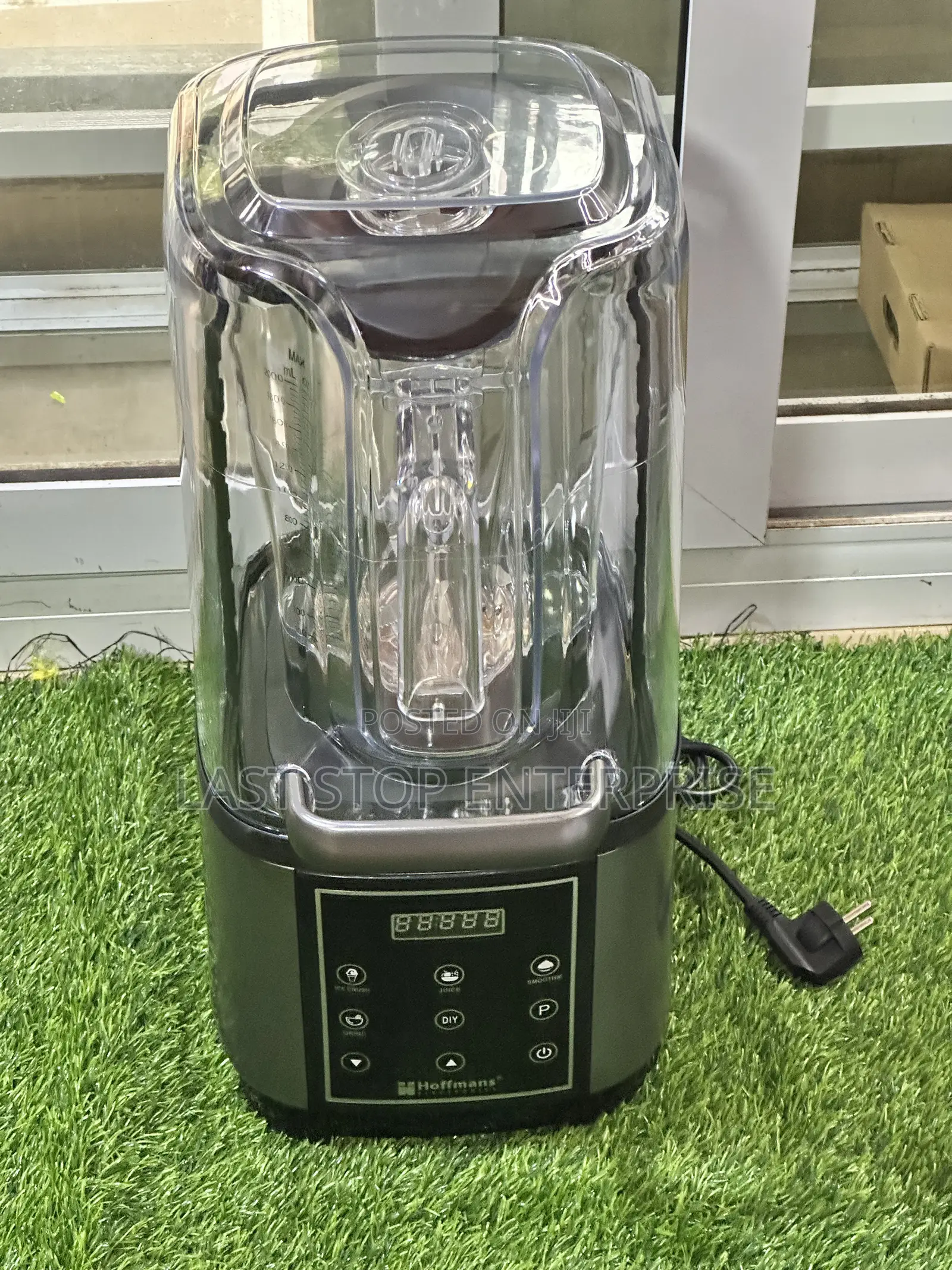 Hoffman’s Soundproof Blender