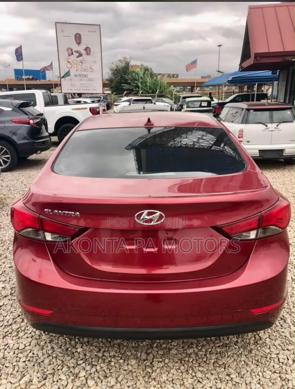 Hyundai Elantra Limited Sedan FWD (1.8L 4cyl 6A) 2016 Red