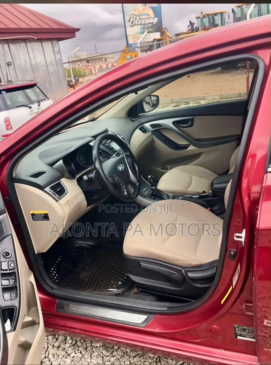 Hyundai Elantra Limited Sedan FWD (1.8L 4cyl 6A) 2016 Red