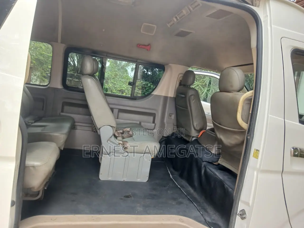 Toyota HiAce 2012 White