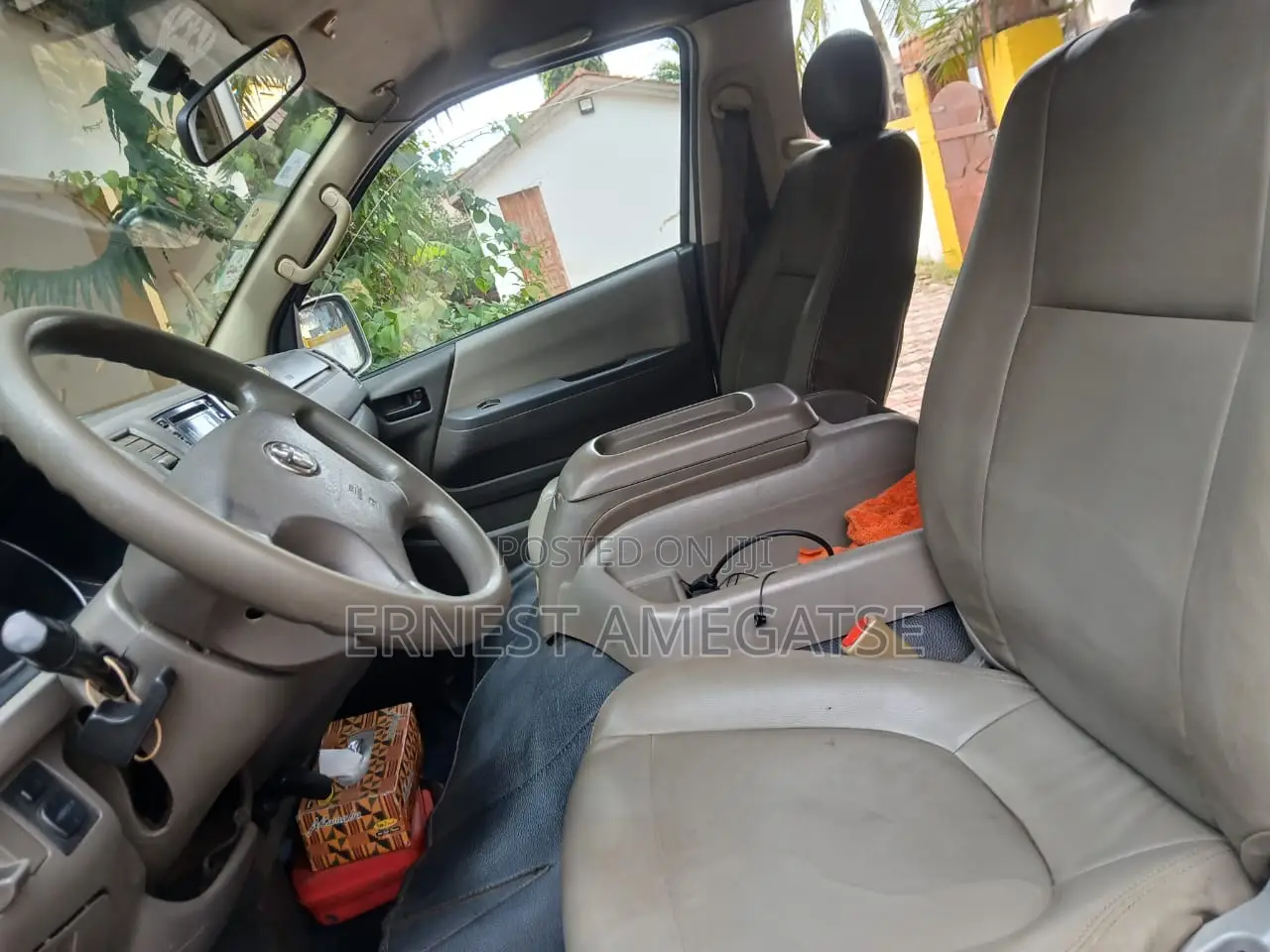 Toyota HiAce 2012 White