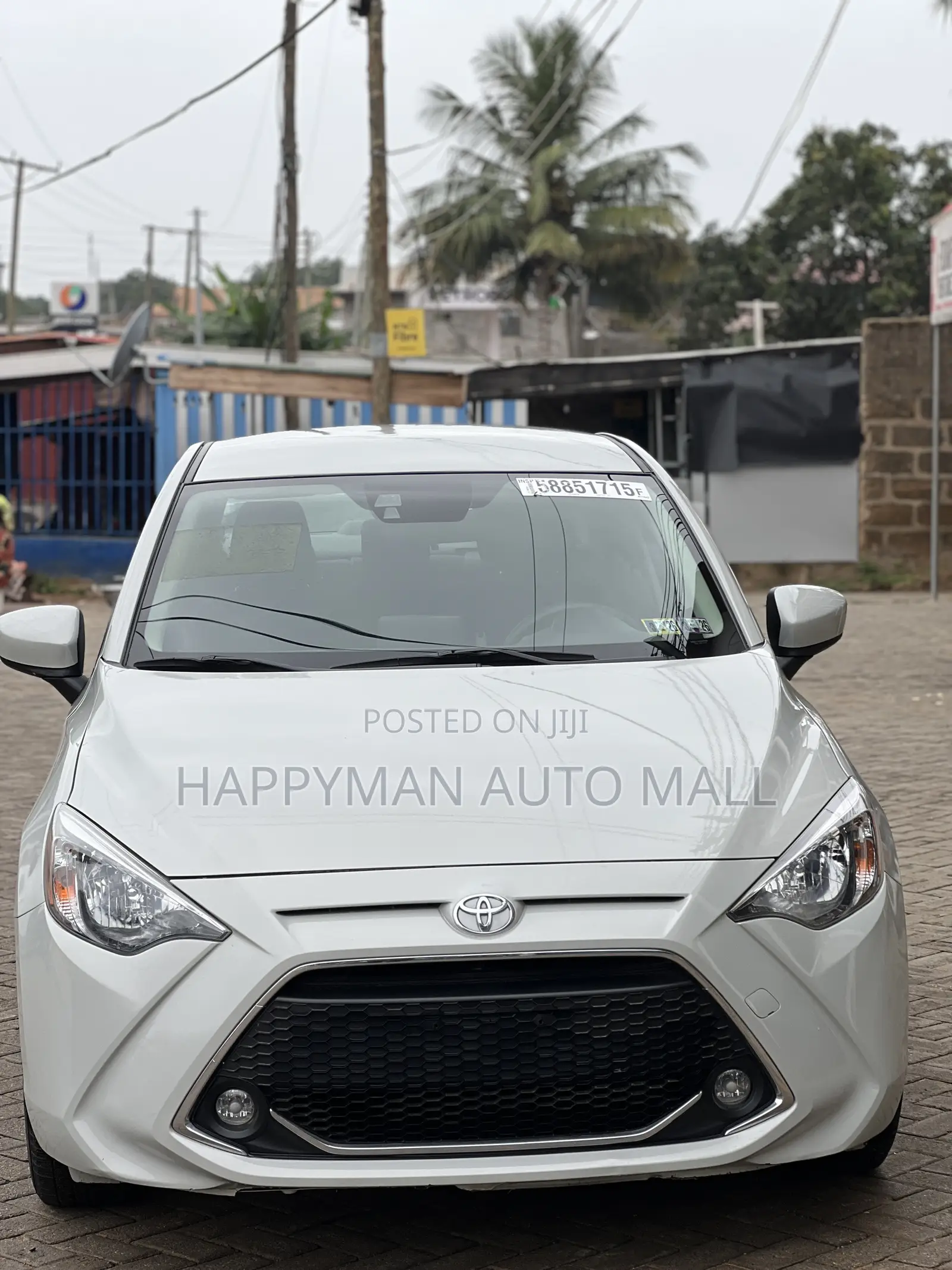 Toyota Yaris LE Sedan 4dr 2019 White