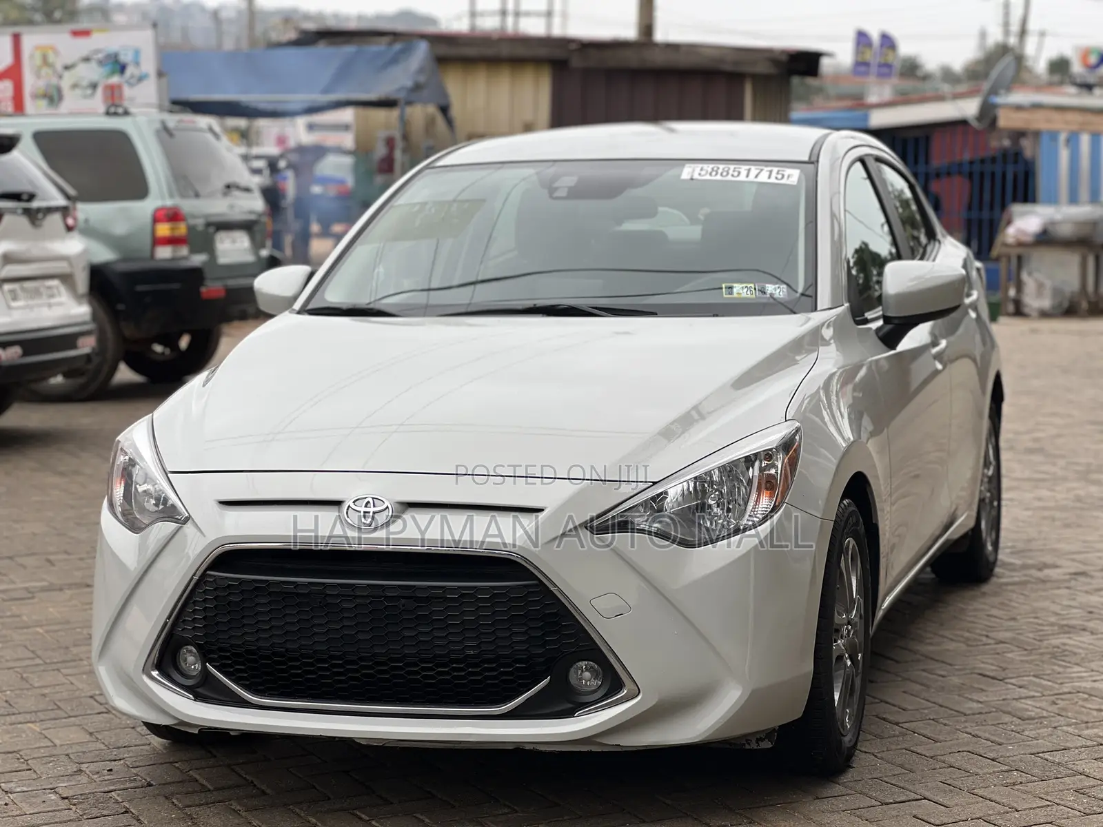 Toyota Yaris LE Sedan 4dr 2019 White