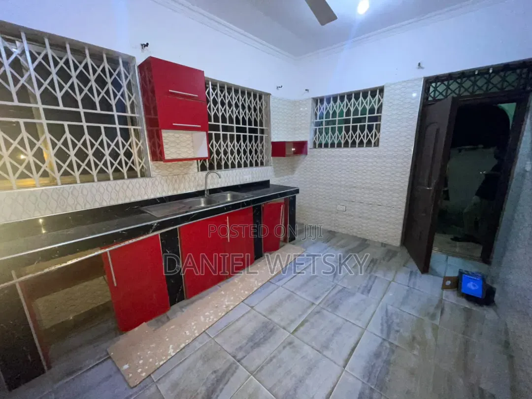 2bdrm House in Anyaa Nic Top for rent