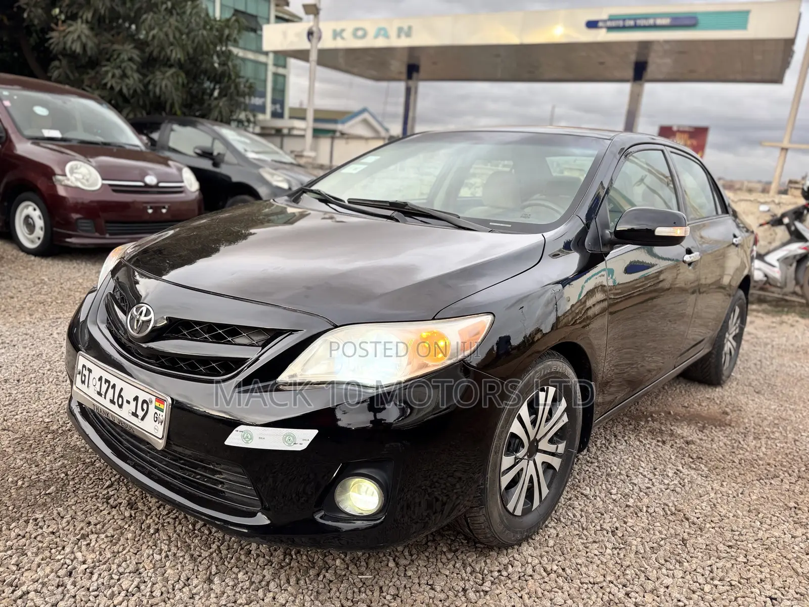 Toyota Corolla LE 4dr Sedan (1.8L 4cyl 4A) 2013 Black