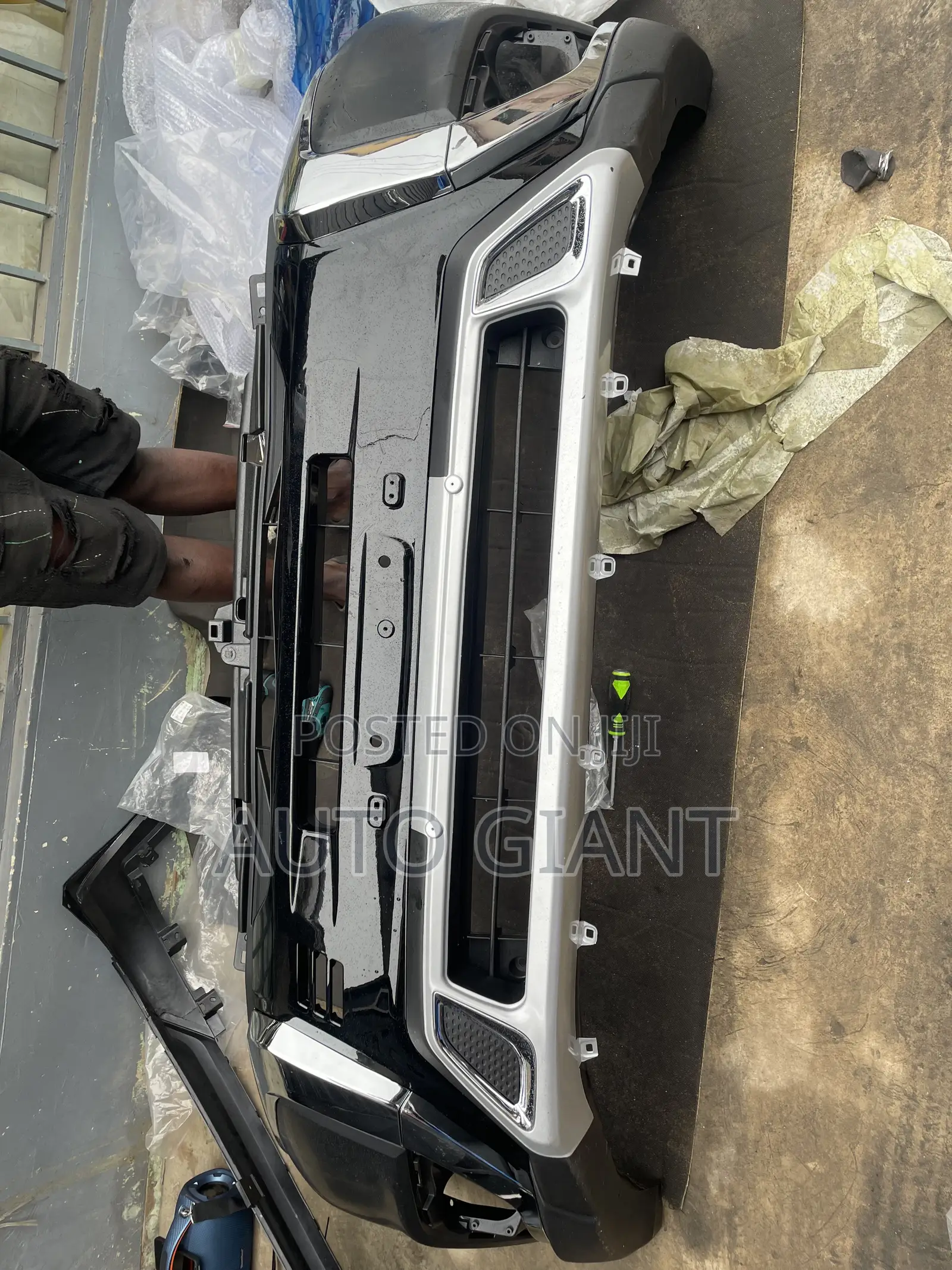 Outlander 2019 Front Bumper Complete