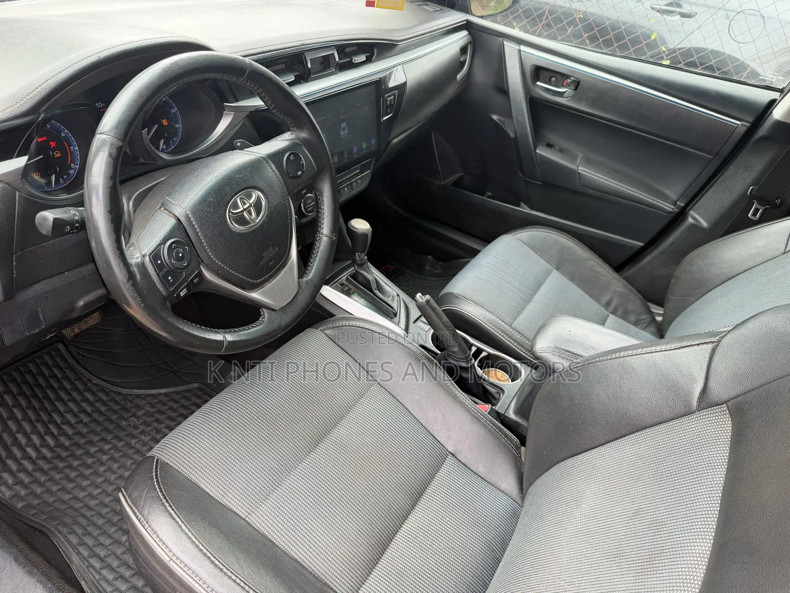 Toyota Corolla LE Eco 4dr Sedan (1.8L 4cyl CVT) 2016 Black