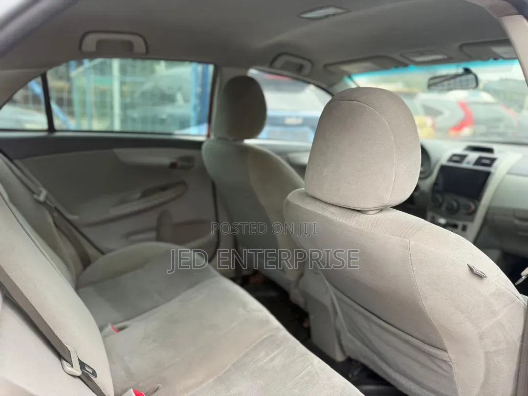 Toyota Corolla 2010 Gray
