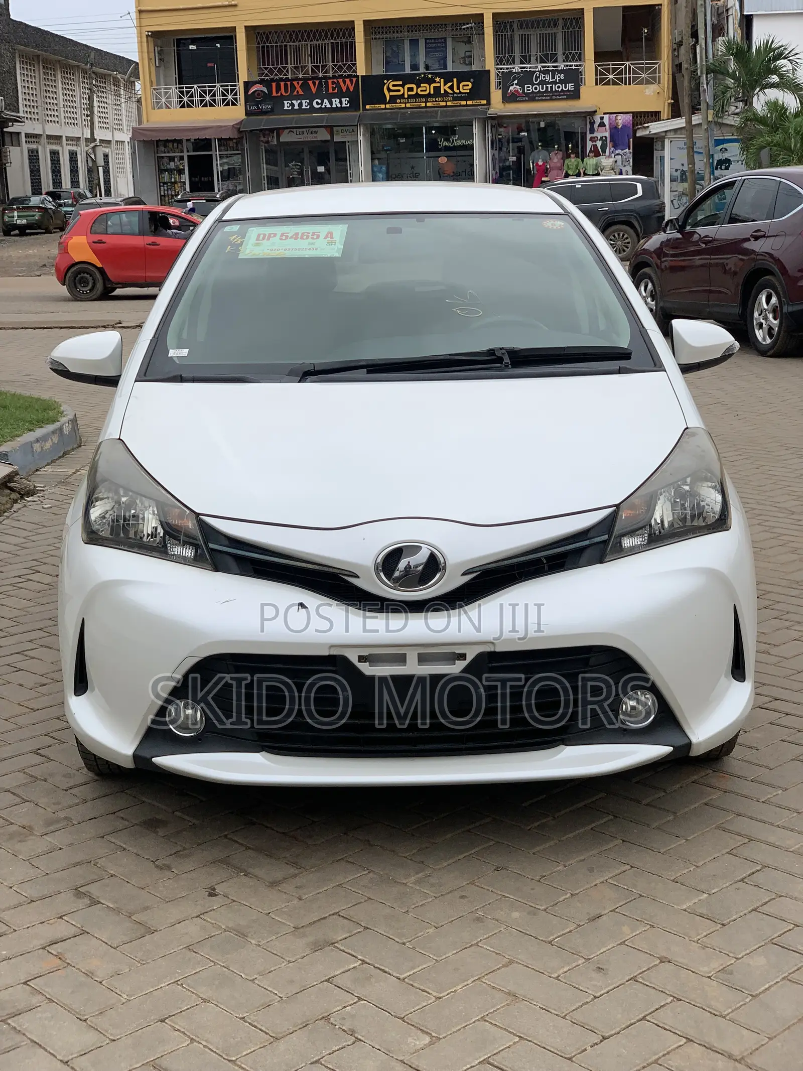 Toyota Vitz 1.3 AWD 5dr 2015 White