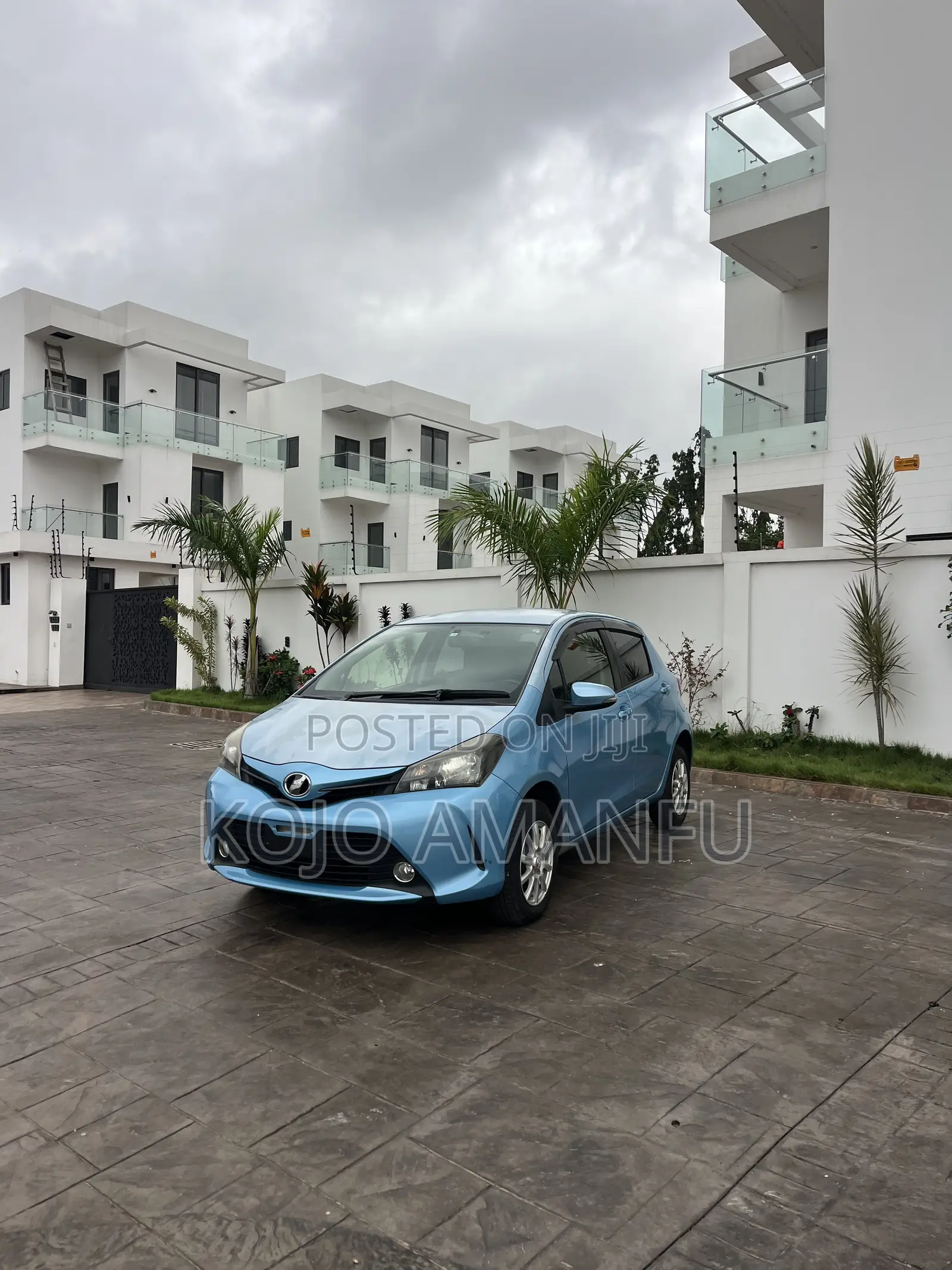 Toyota Vitz 1.3 AWD 3dr 2015 Blue
