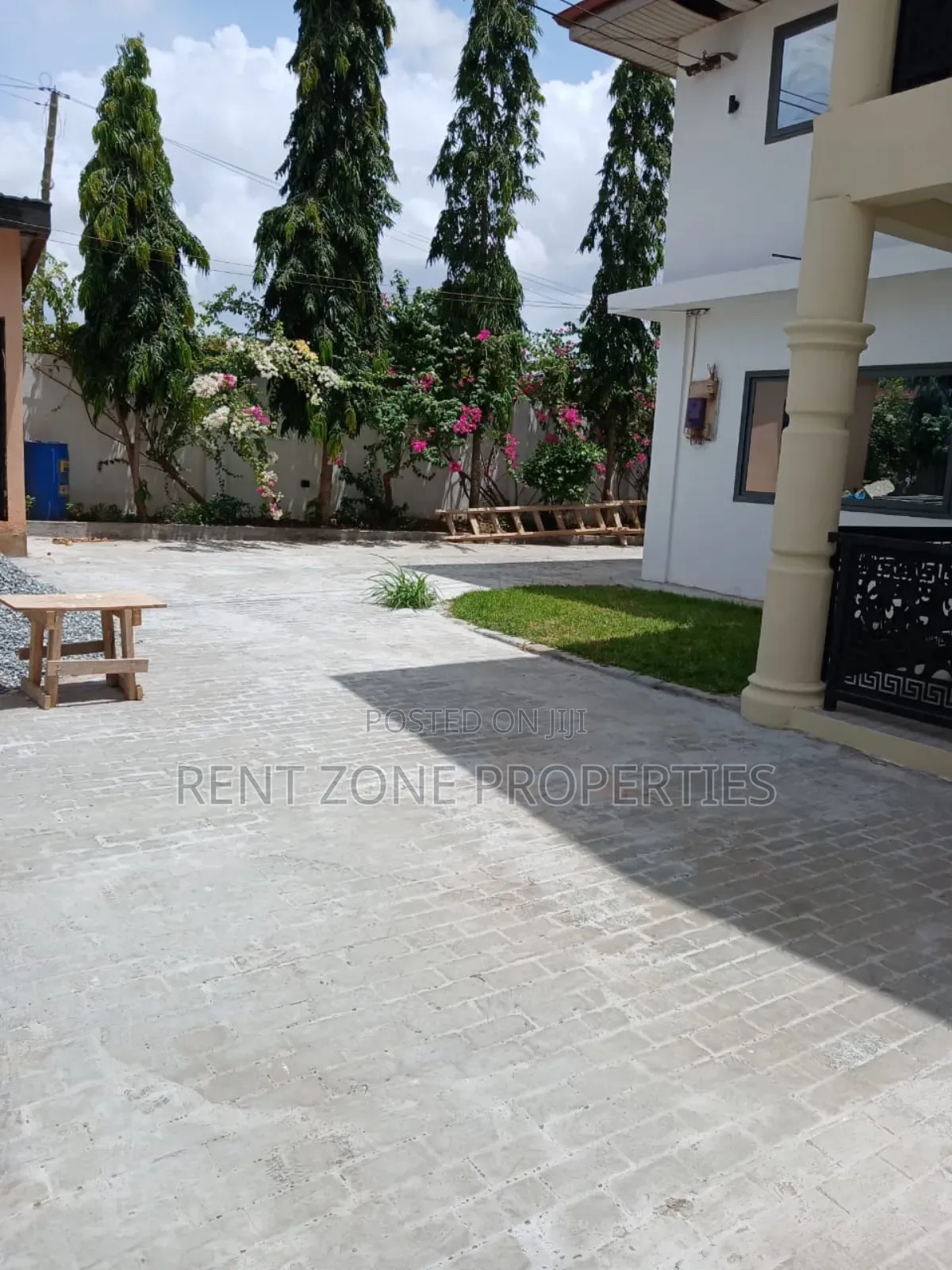 3bdrm Apartment in Ofankor for rent