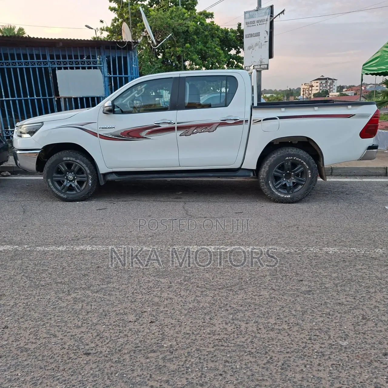 Toyota Hilux 2021 White