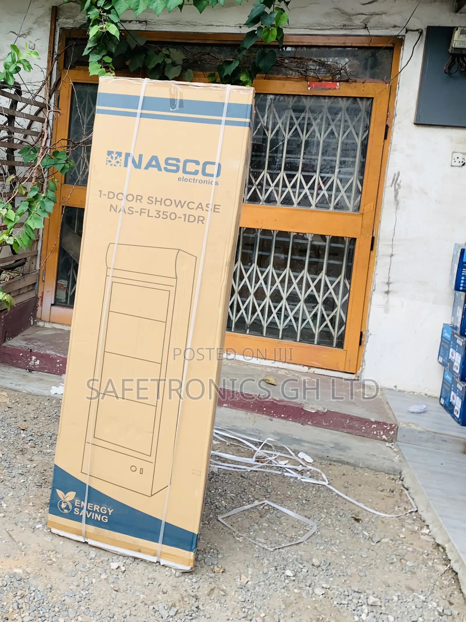 Affordable Sleek Nasco 288L Single Door Display Fridge (NAS-FL350-1DR)