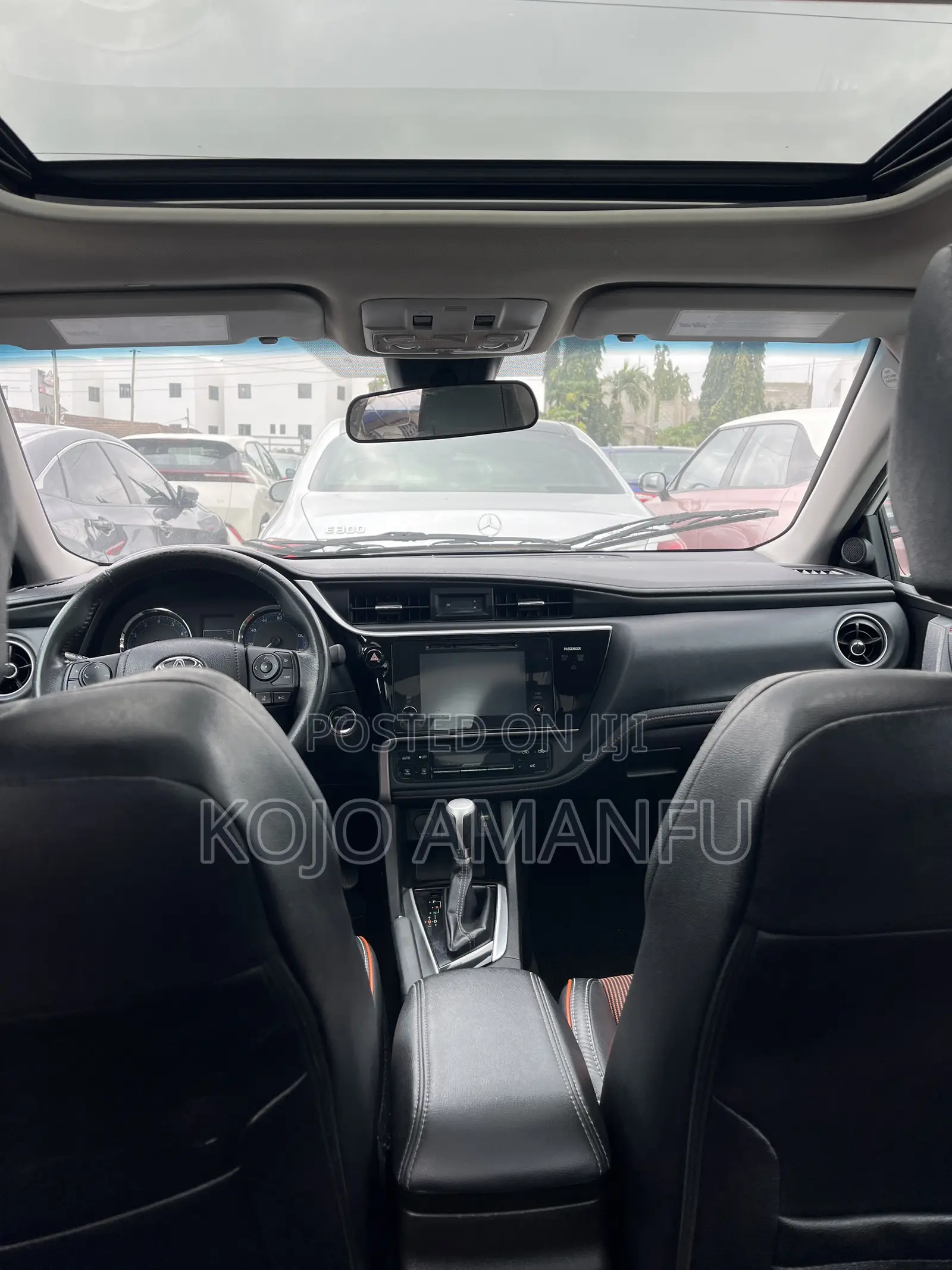 Toyota Corolla SE 4dr Sedan (1.8L 4cyl CVT) 2017 White