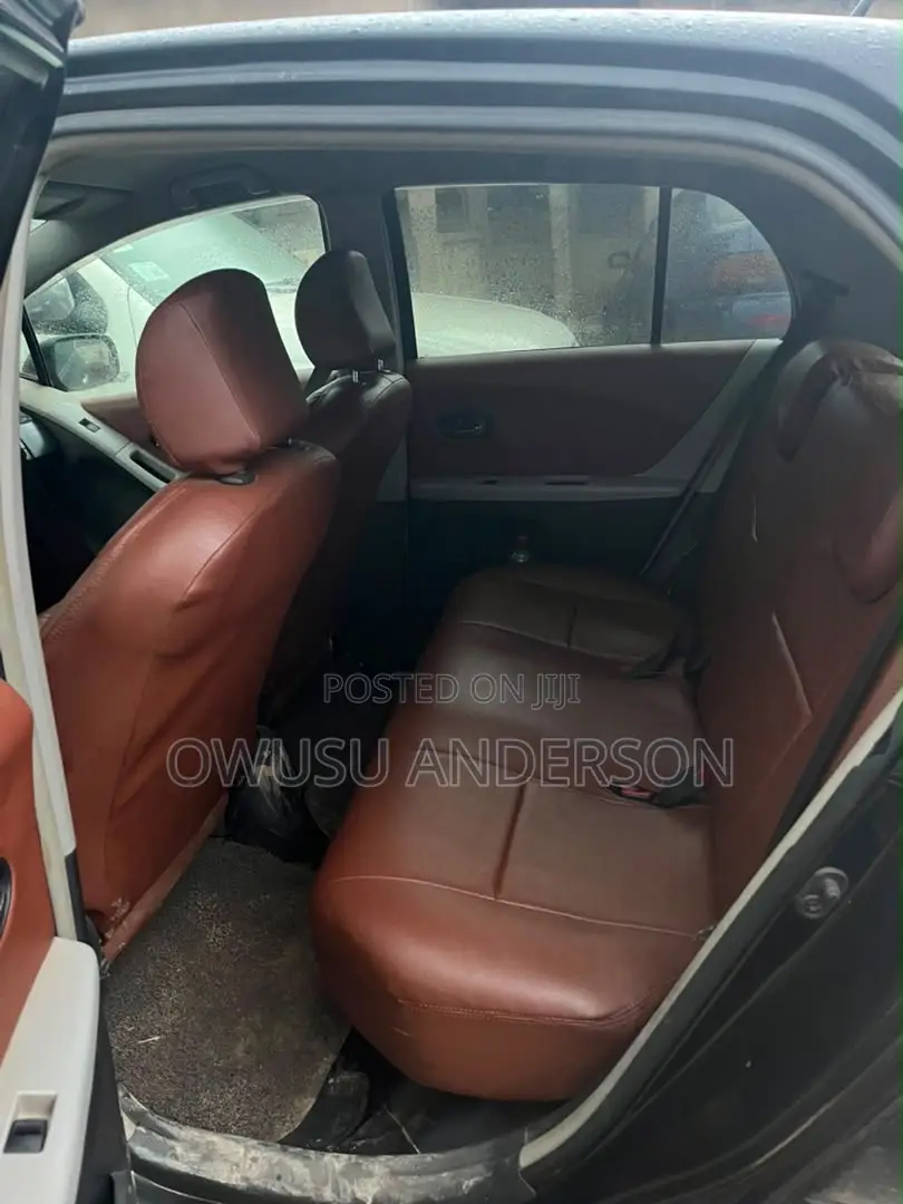 Toyota Vitz 2010 Black
