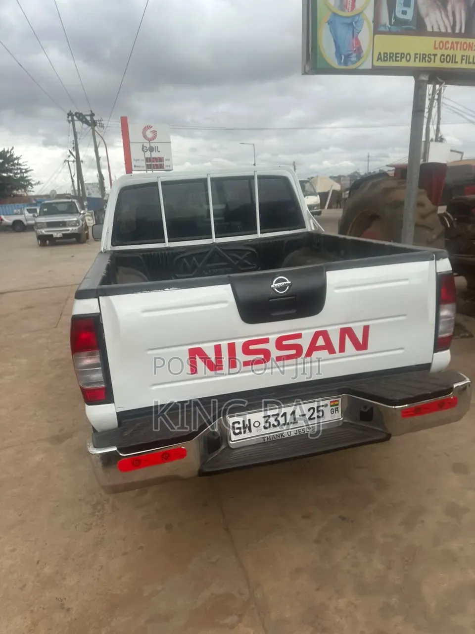 Nissan Hardbody 2010 White