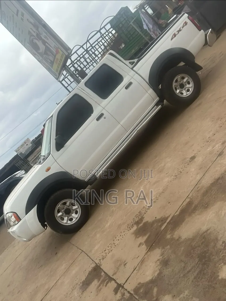 Nissan Hardbody 2010 White