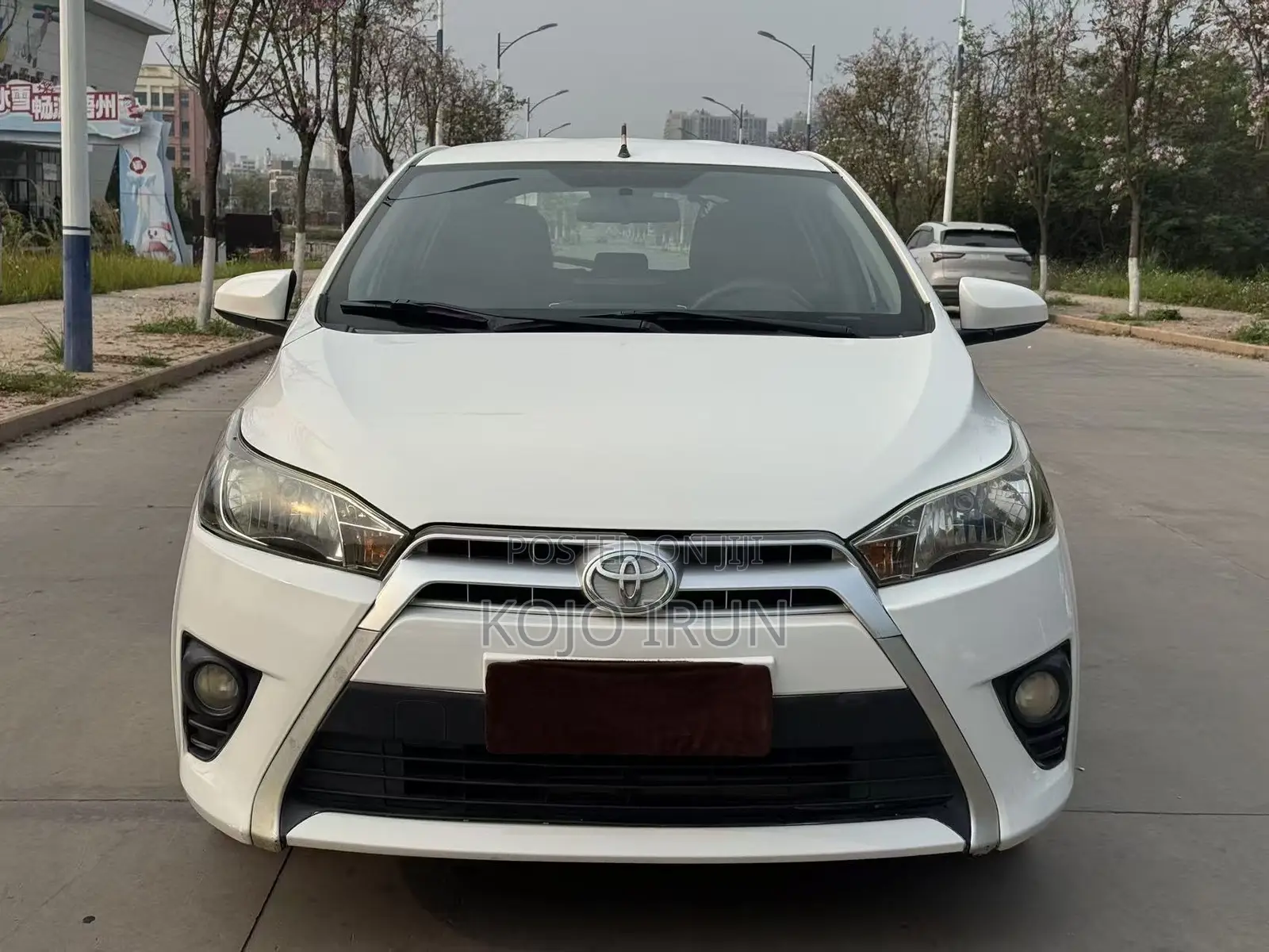 Toyota Yaris L Hatchback 5dr 2014 White