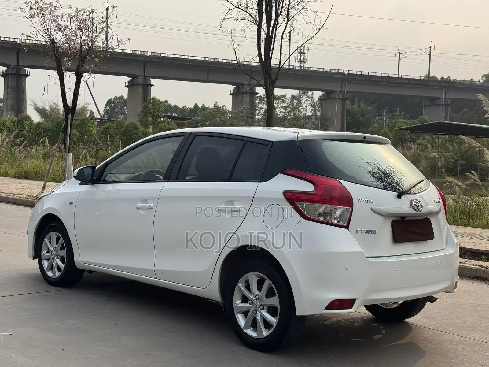 Toyota Yaris L Hatchback 5dr 2014 White