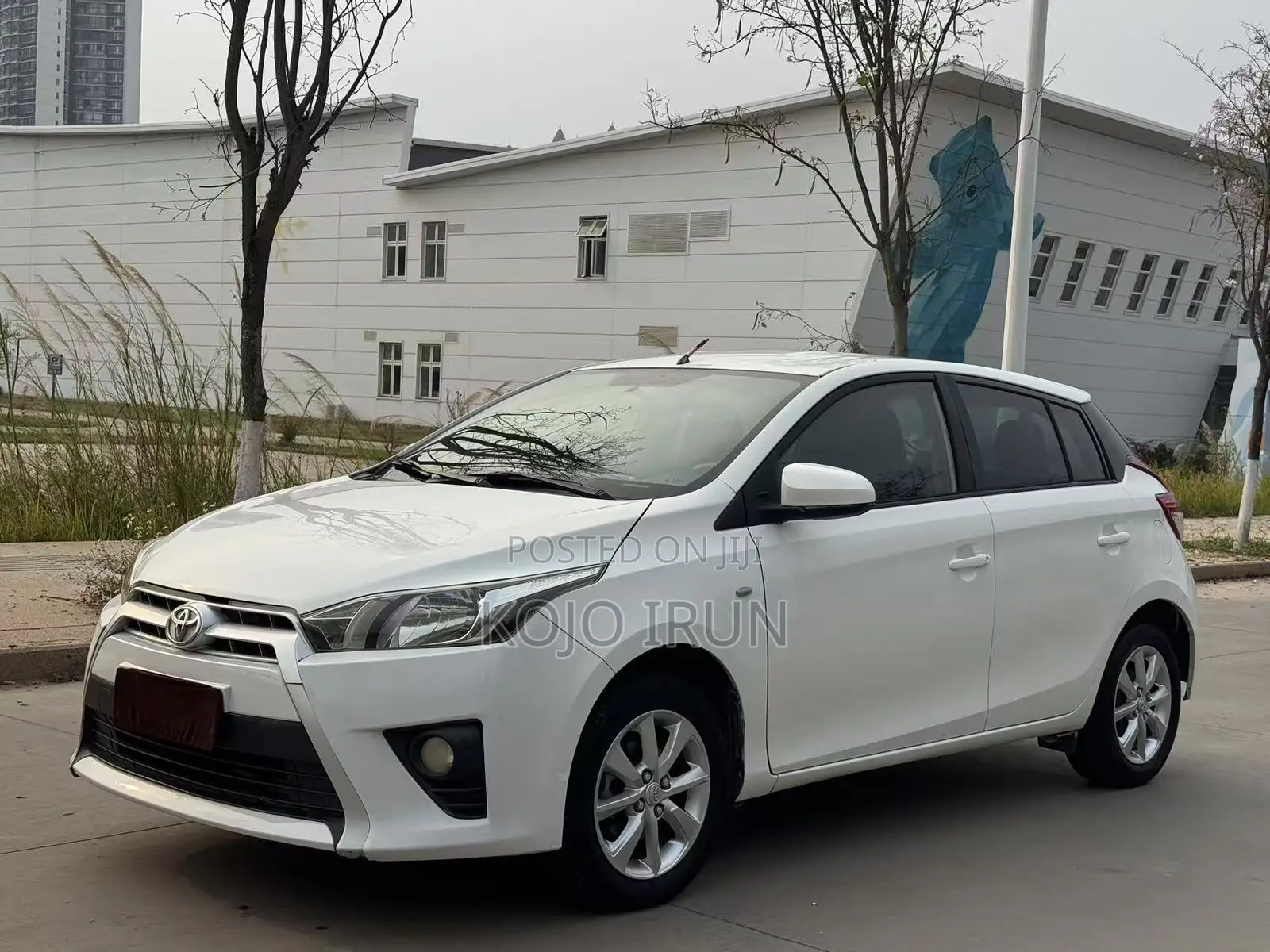 Toyota Yaris L Hatchback 5dr 2014 White