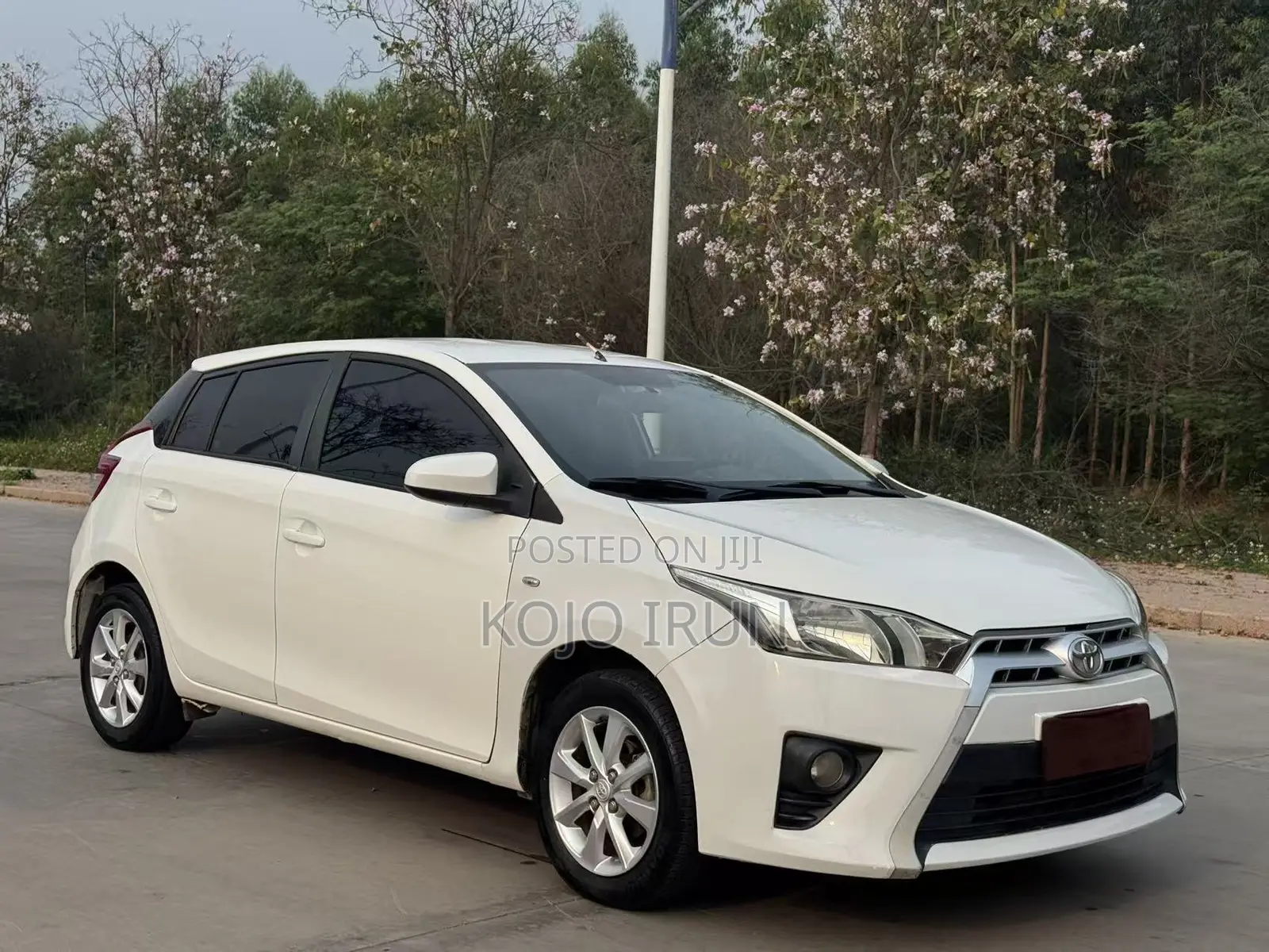 Toyota Yaris L Hatchback 5dr 2014 White