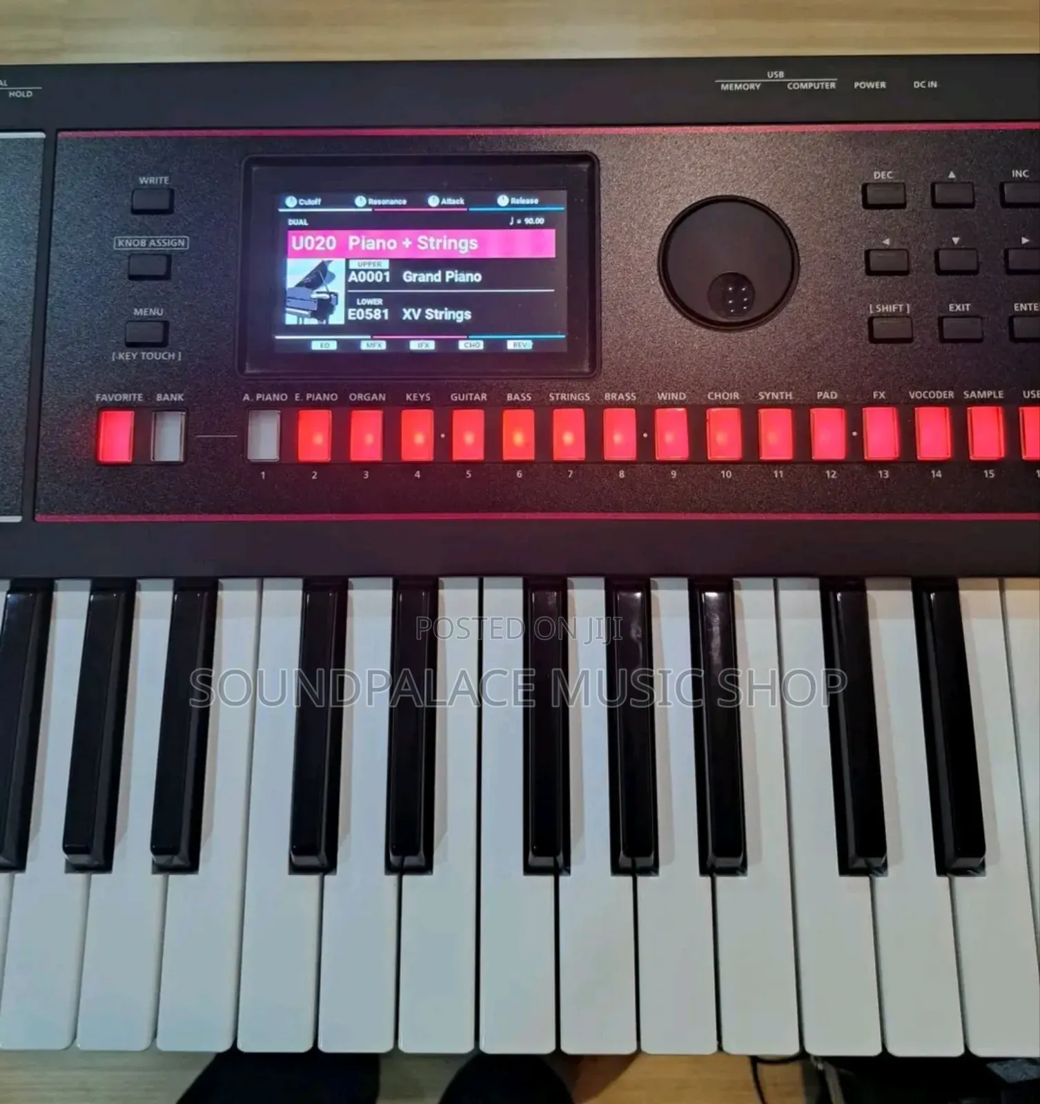 Roland JUNO-D7 Portable 76-Key Synthesizer Keyboard