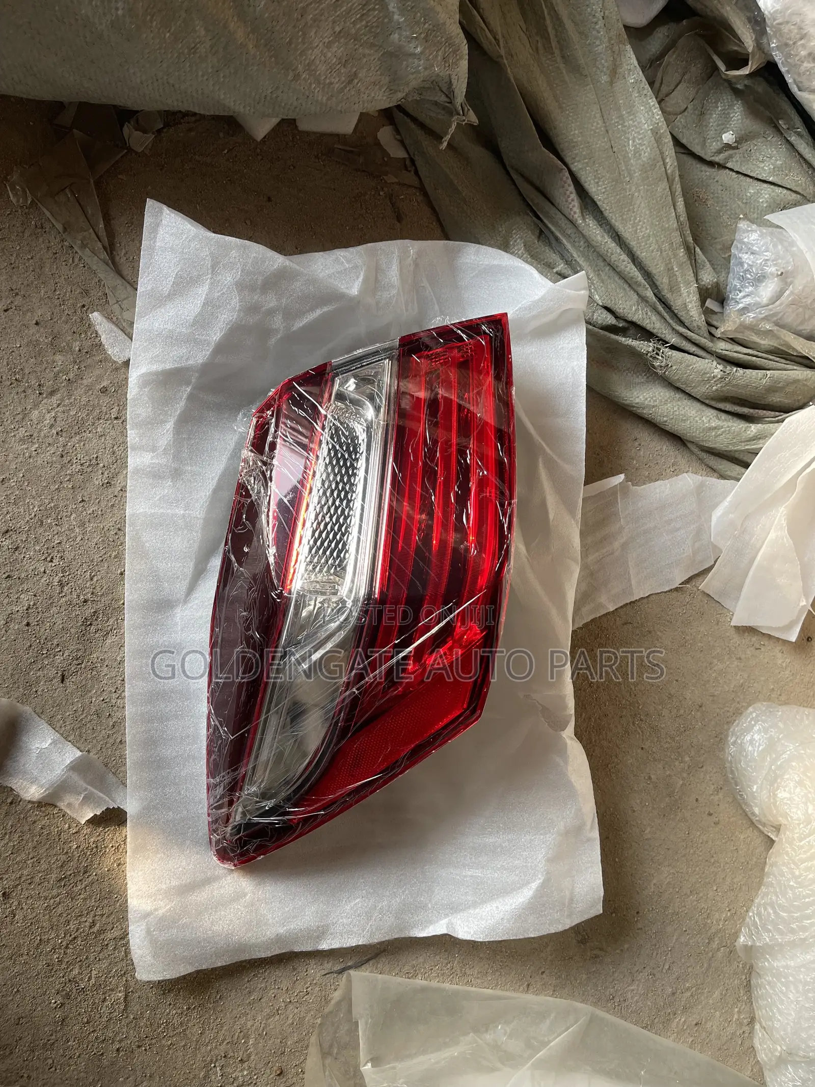 Honda Accord 16 Tail Light