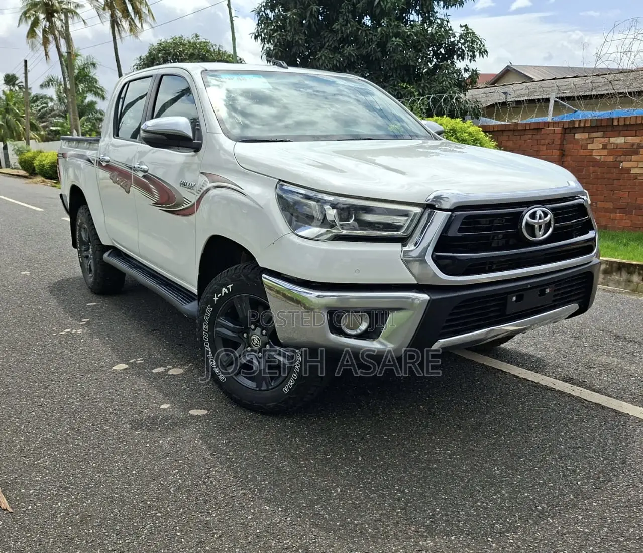 Toyota Hilux 2021 White