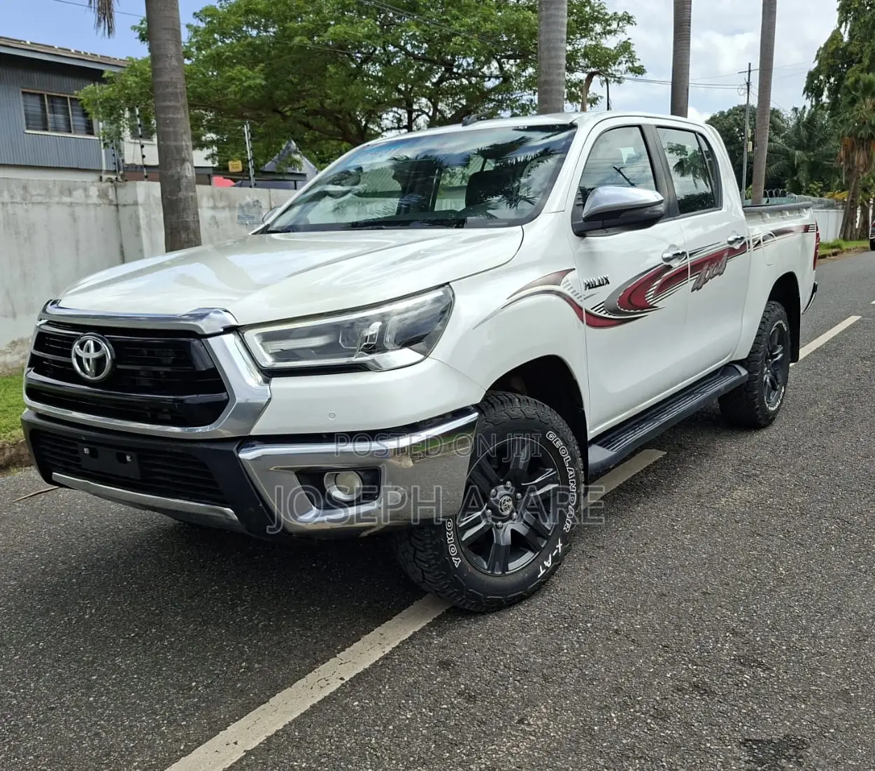 Toyota Hilux 2021 White
