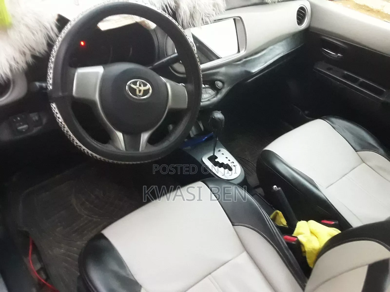 Toyota Vitz 2012 Gray