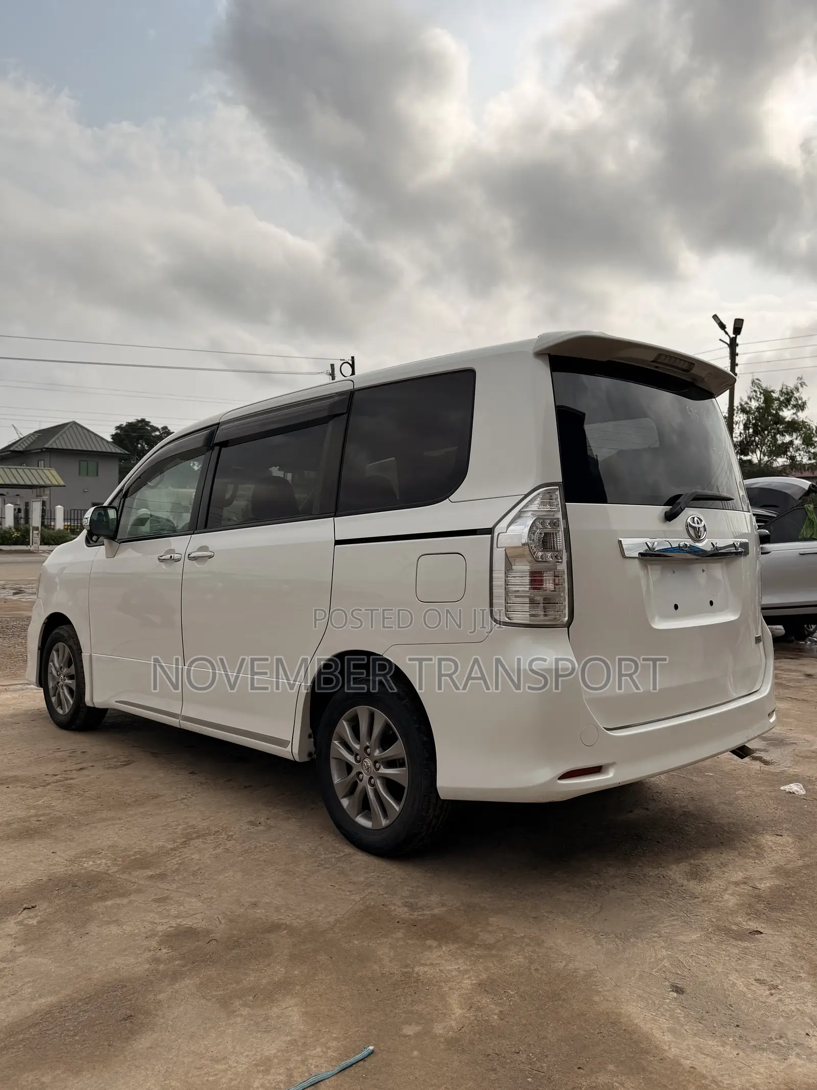 Toyota Voxy ZS Kirameki II 2WD 8-Seater 2012 White
