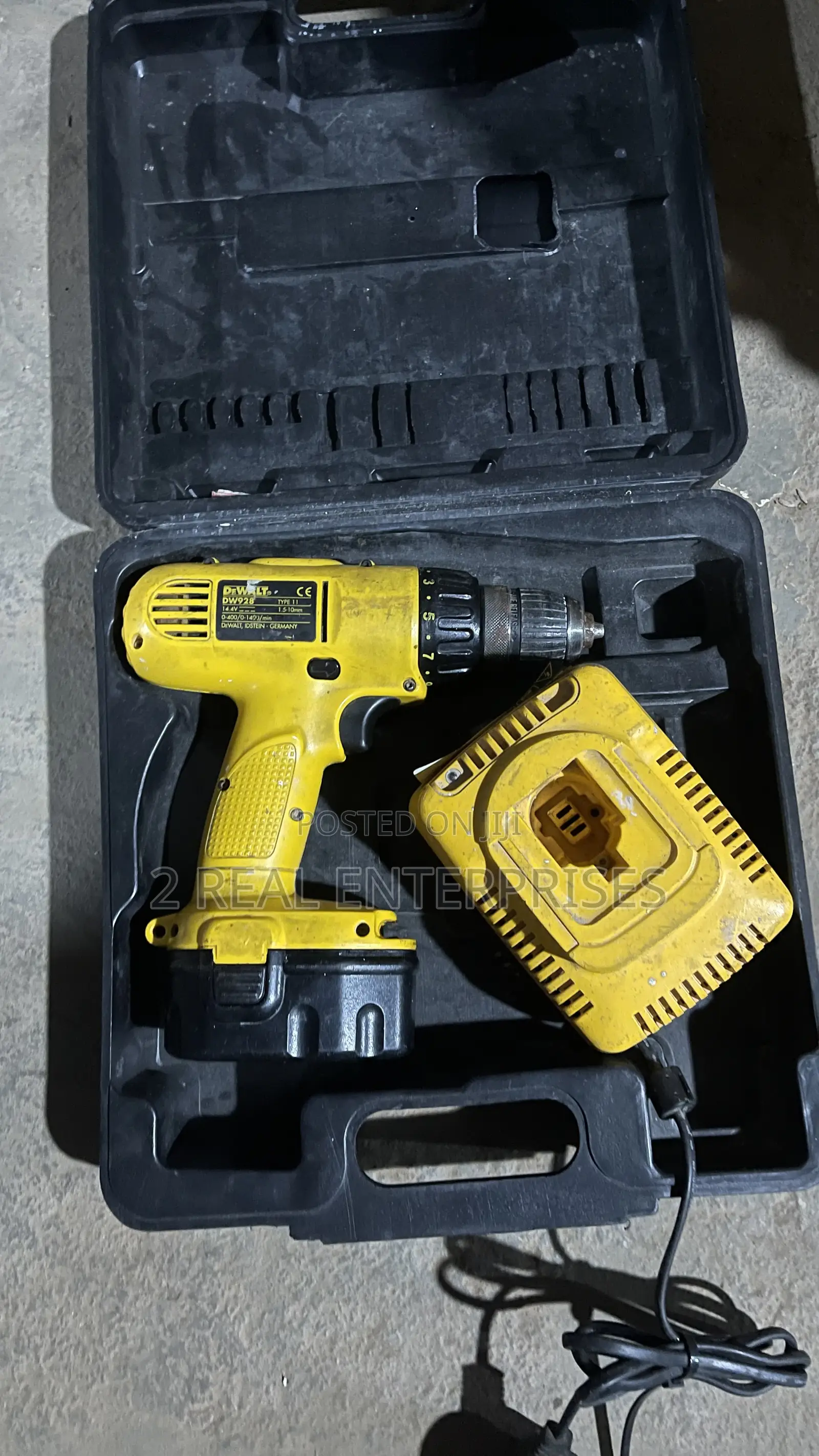 DeWalt 14.4 Volt Cordless Drill/Driver Kit One Battery One Charger